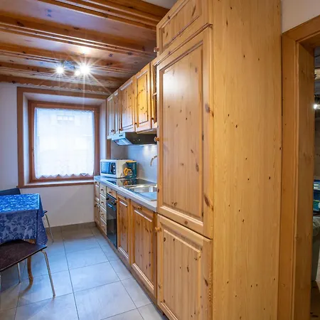 Jetta Apartment *